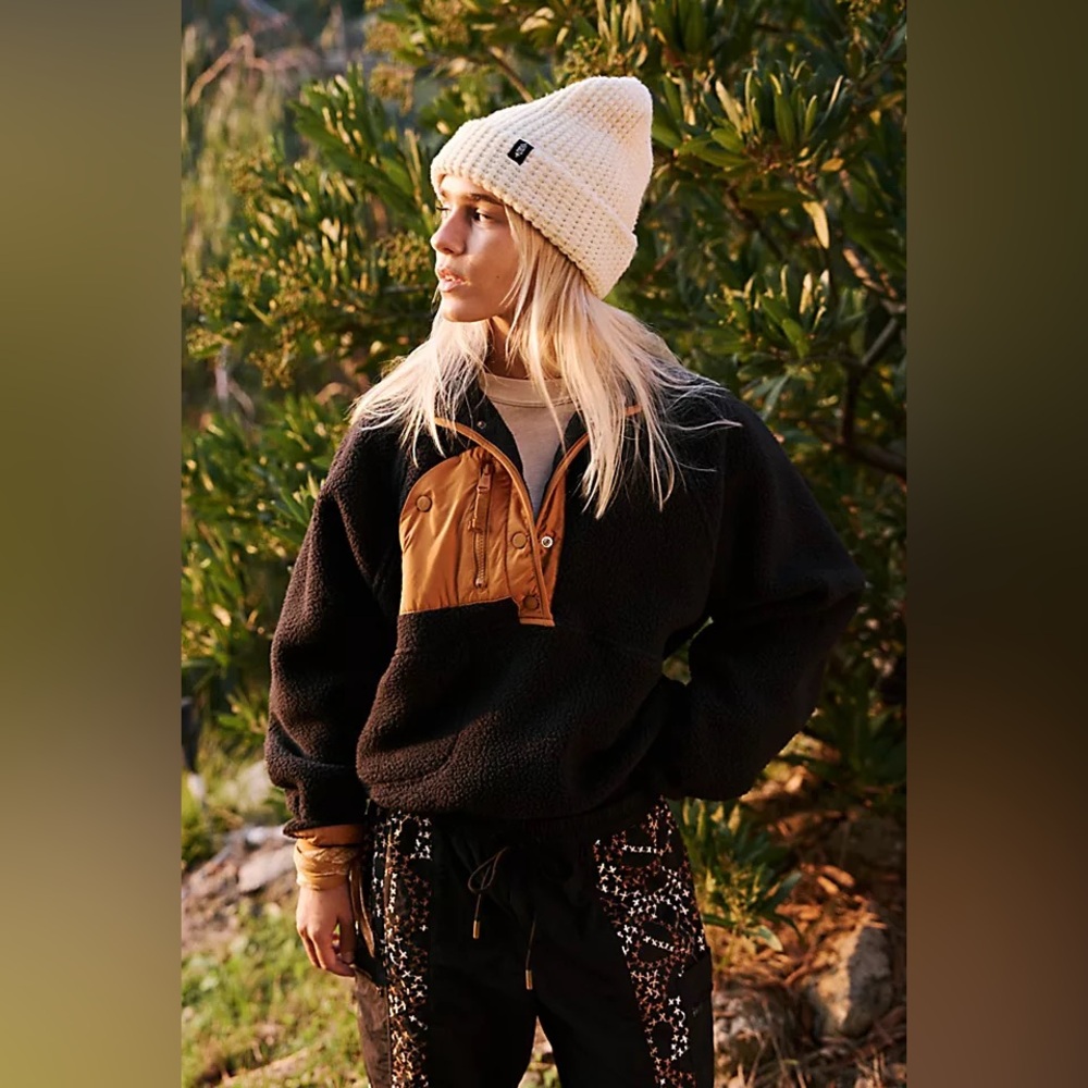 FP Movement by Free People Black and Tan Hit the Slopes Pullover